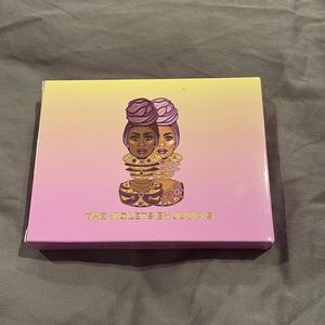 Juvias place the violets palette